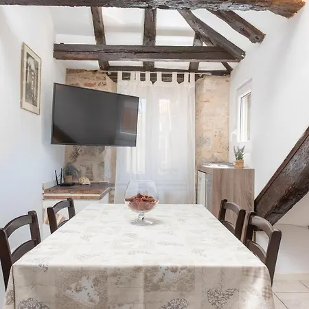 アパート ドルチェ ヴィータ