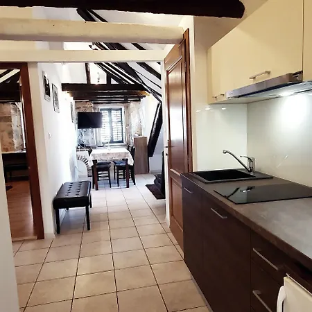 ドルチェ ヴィータ アパート